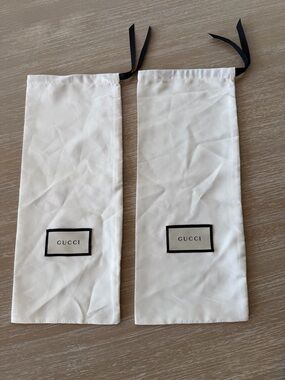 Authentic Gucci Shoe Dust Bags – Set of 2 – White/Cream Stitched Logo